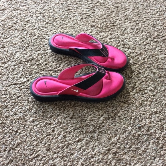 Nike Shoes - Nike Sandals